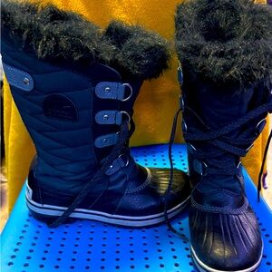 Sorel Tofino Girls Boots size 4